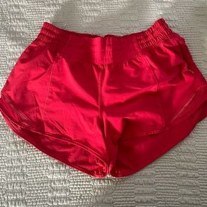 Hotty Hot 2.5” Shorts High Rise